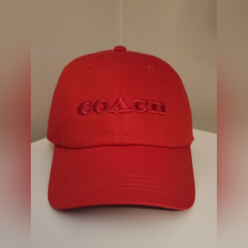 **LoW StArT** Coach ReD Hat New With Tags Attched